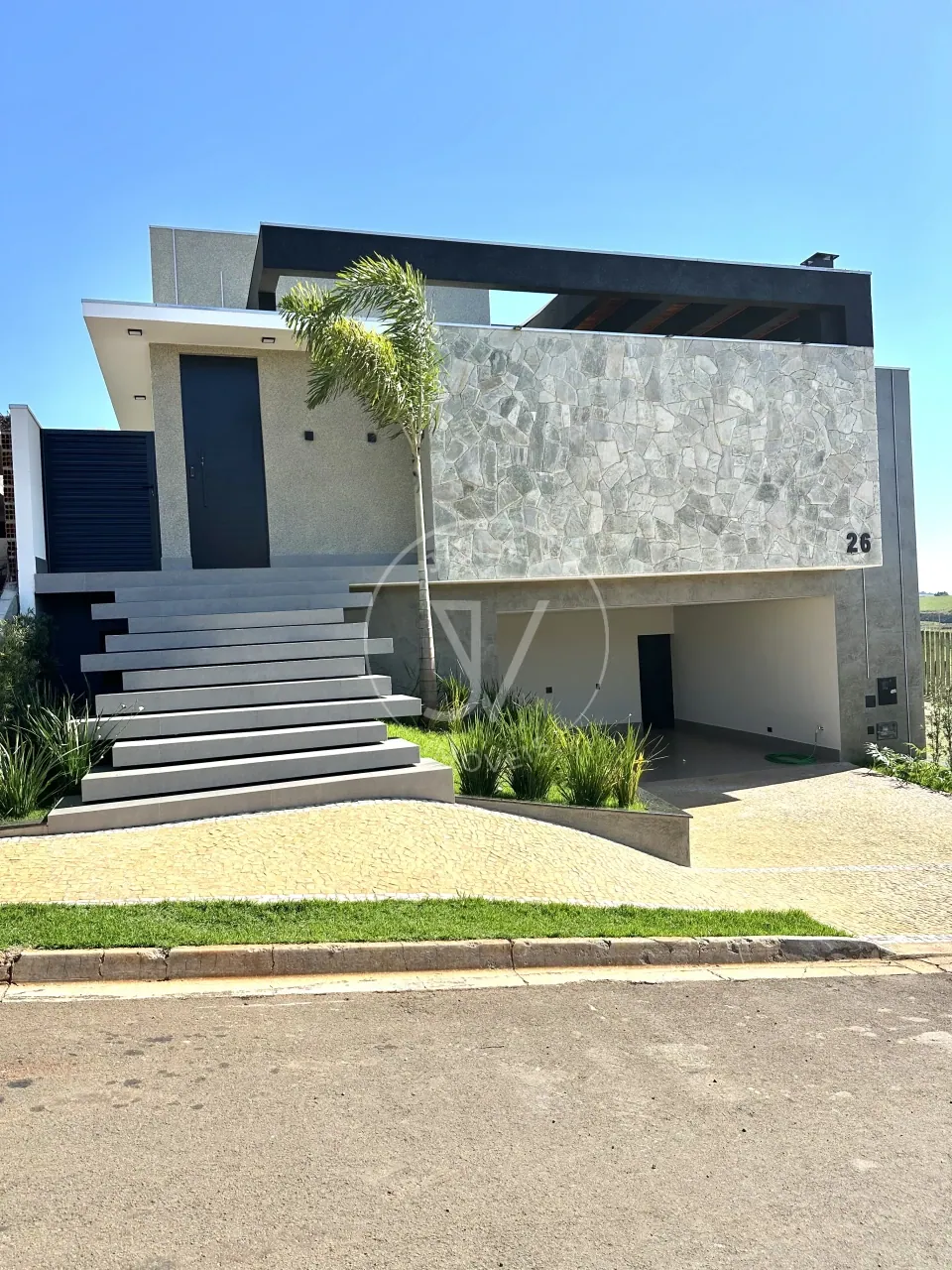 Casa à venda no Royal Boulevard em Ibiporã com piscina - foto 1 de 20