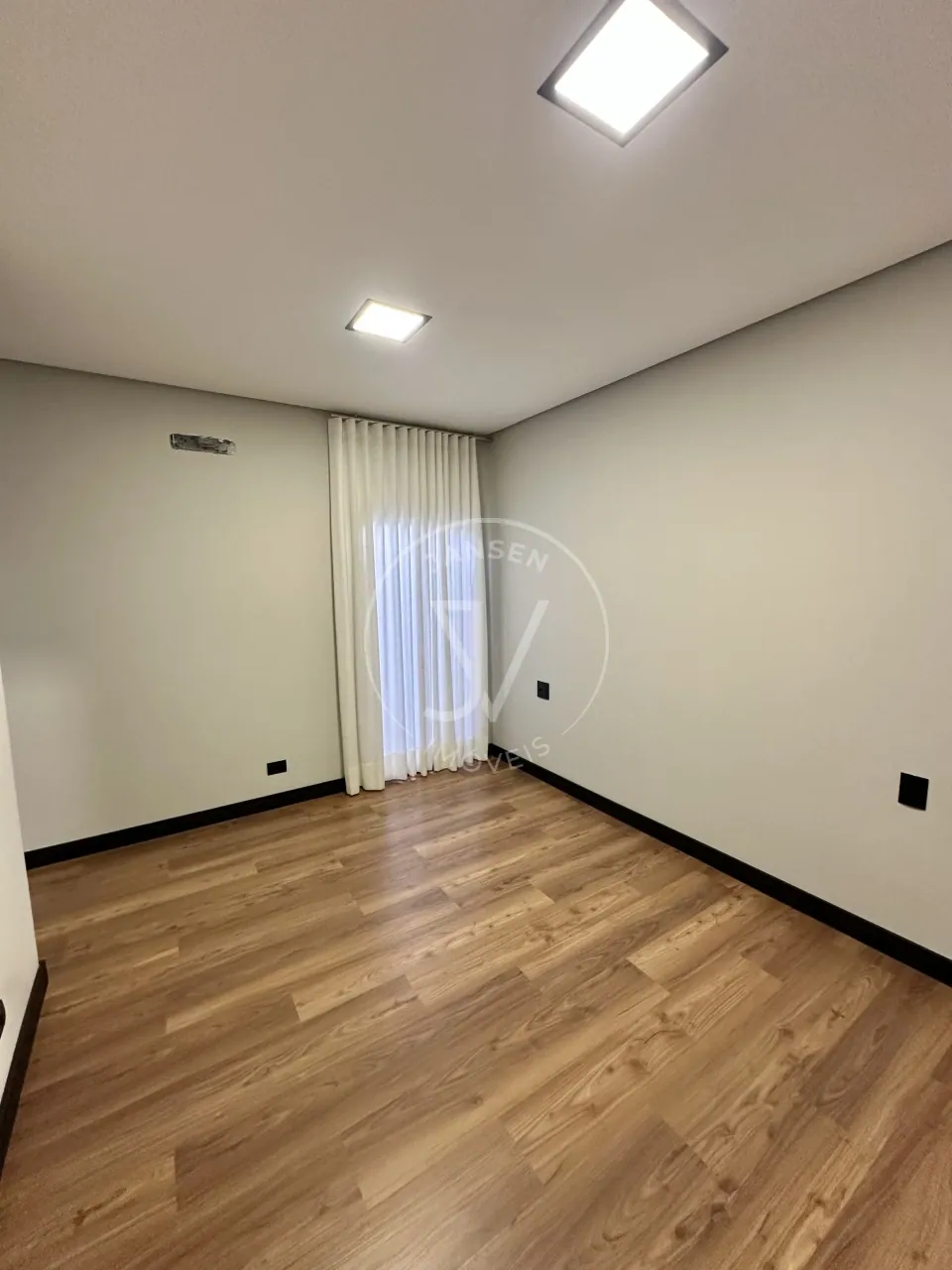 Casa à venda no Royal Boulevard em Ibiporã com piscina - foto 11 de 20