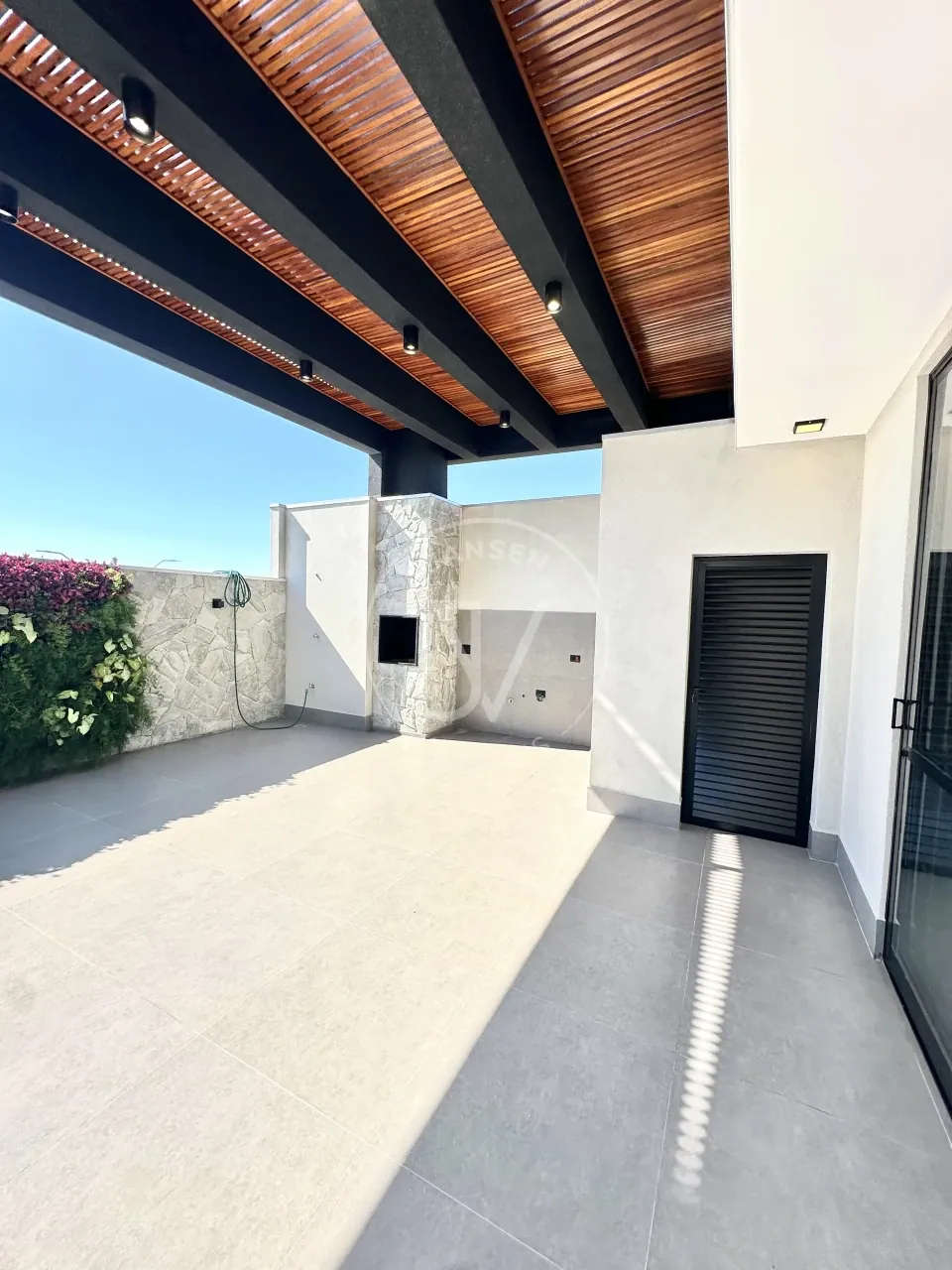 Casa à venda no Royal Boulevard em Ibiporã com piscina - foto 17 de 20